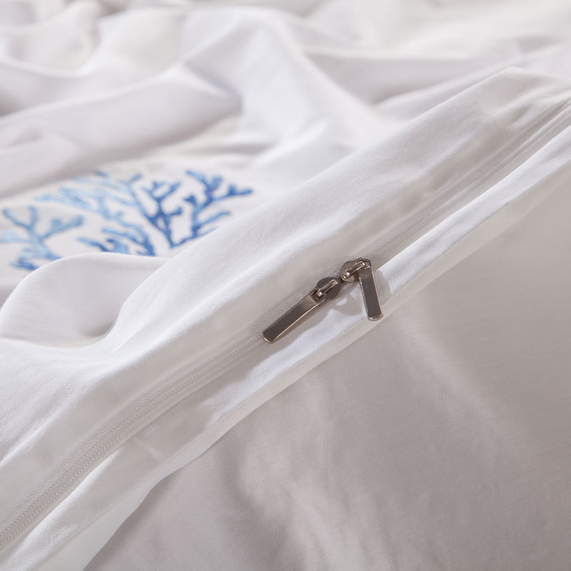 Four-piece Bedding Set - Image 5